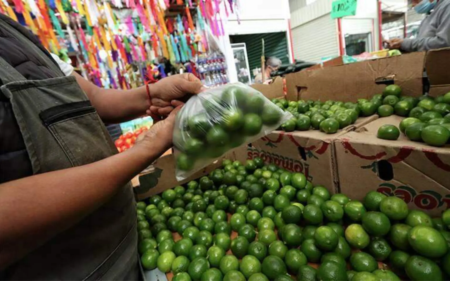 Continúa el alza de precios del limón